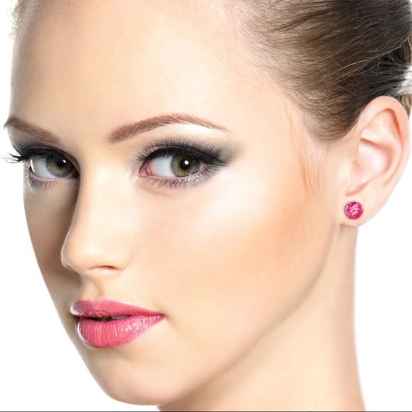 🌸💥14K. GOLD STUD EARRING WITH NATURAL PINK TOPAZ - Picture 3 of 3